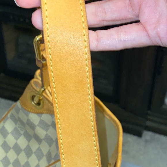 Louis Vuitton Galleria PM - Picture 14 of 16